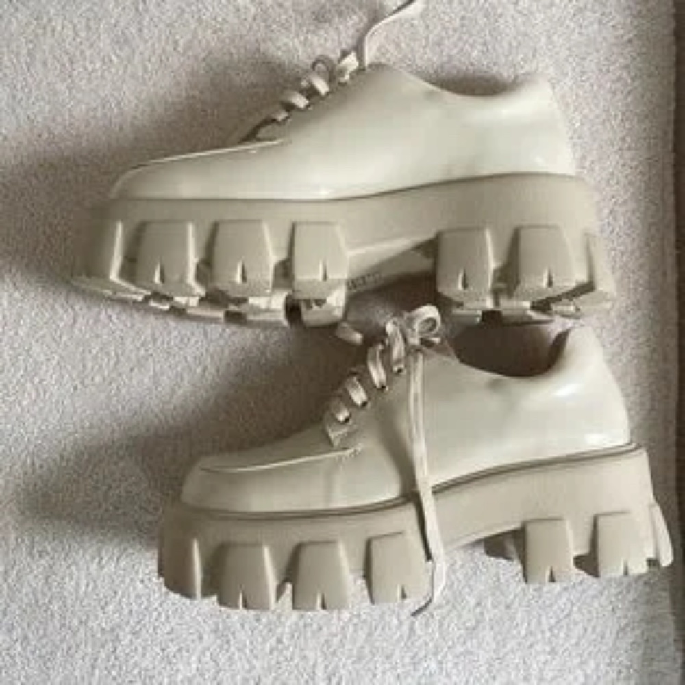 Platform Shoes Beige Lace-Up Chunky